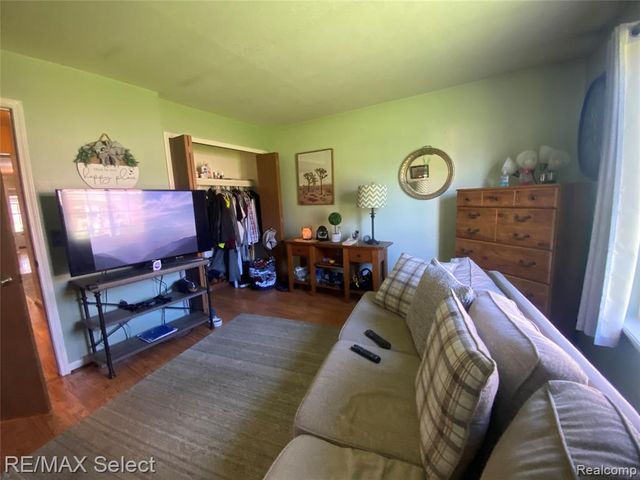 5057 Sandalwood Drive, Grand Blanc, MI 48439