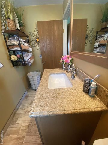 5057 Sandalwood Drive, Grand Blanc, MI 48439