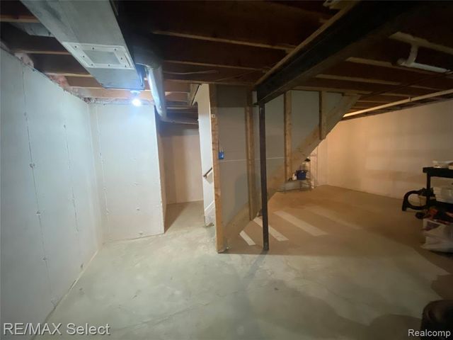 5057 Sandalwood Drive, Grand Blanc, MI 48439
