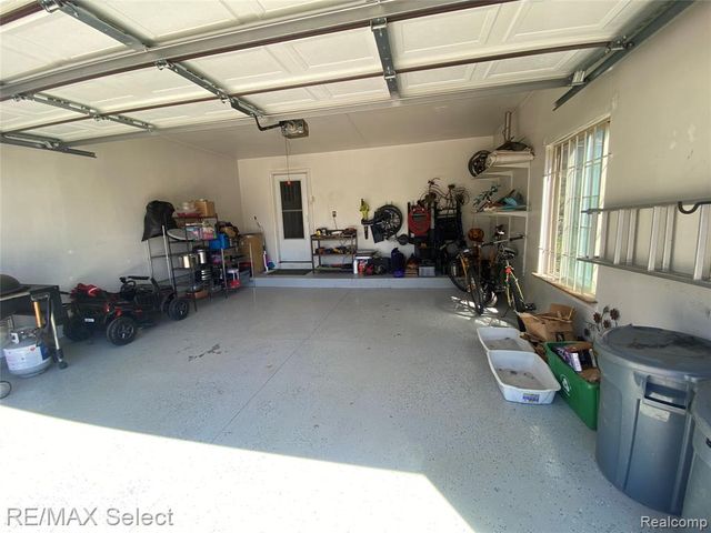 5057 Sandalwood Drive, Grand Blanc, MI 48439