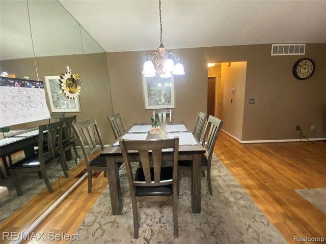 5057 Sandalwood Drive, Grand Blanc, MI 48439