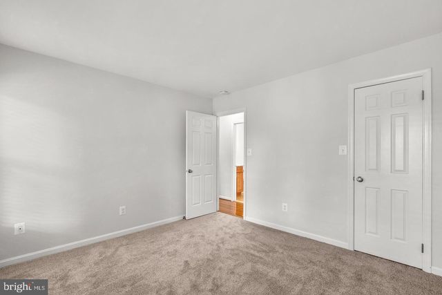 9428 MEADOW SHIRE LN, Great Falls, VA 22066