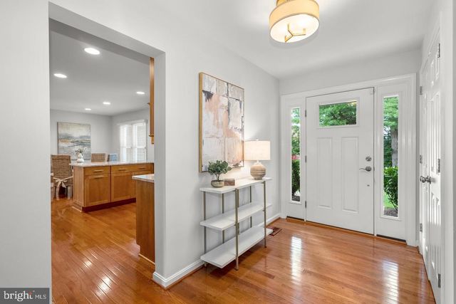 9428 MEADOW SHIRE LN, Great Falls, VA 22066