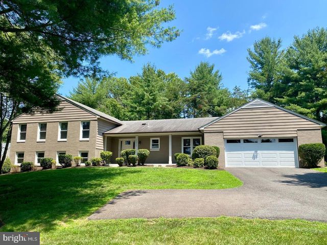 9428 MEADOW SHIRE LN, Great Falls, VA 22066