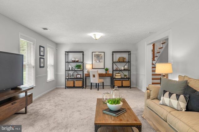 9428 MEADOW SHIRE LN, Great Falls, VA 22066