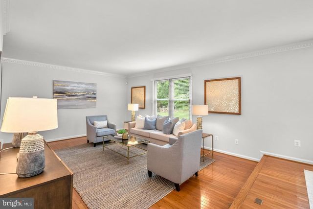 9428 MEADOW SHIRE LN, Great Falls, VA 22066