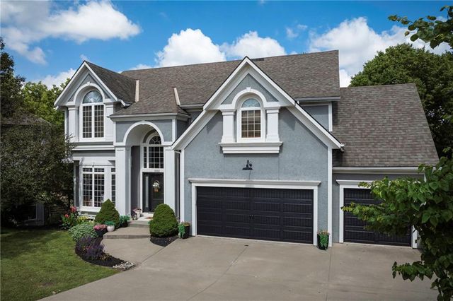 1012 NE Serenity Lane, Lee's Summit, MO 64064