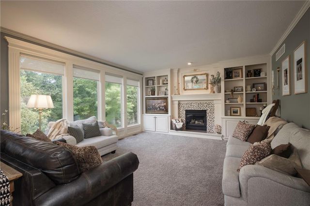 1012 NE Serenity Lane, Lee's Summit, MO 64064