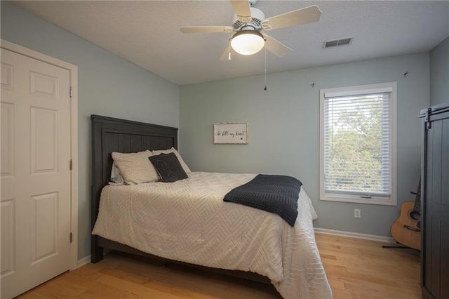 1012 NE Serenity Lane, Lee's Summit, MO 64064