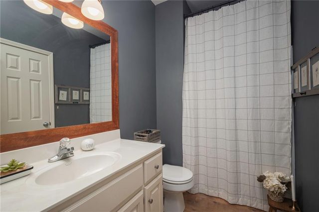 1012 NE Serenity Lane, Lee's Summit, MO 64064