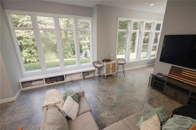 1012 NE Serenity Lane, Lee's Summit, MO 64064