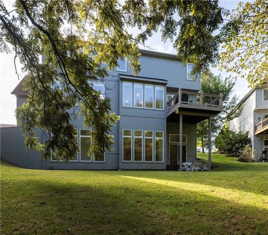 1012 NE Serenity Lane, Lee's Summit, MO 64064