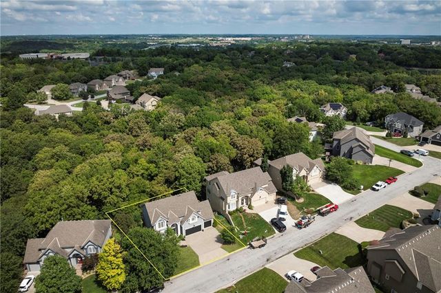 1012 NE Serenity Lane, Lee's Summit, MO 64064