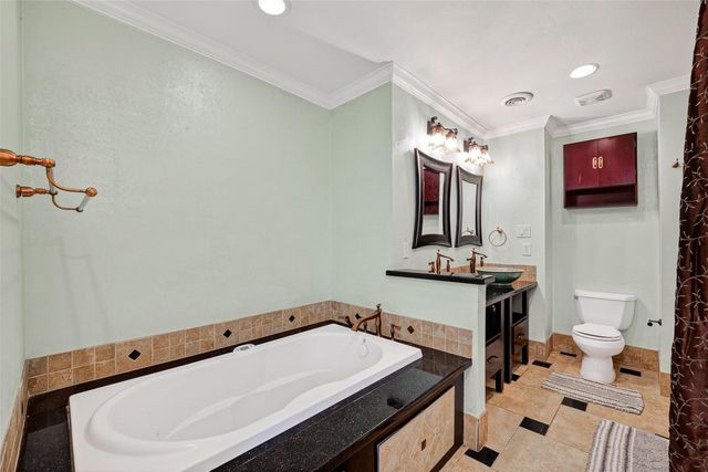 6315 Crab Orchard Rd 9, Houston, TX 77057