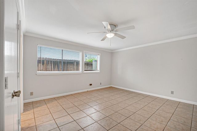 6315 Crab Orchard Rd 9, Houston, TX 77057