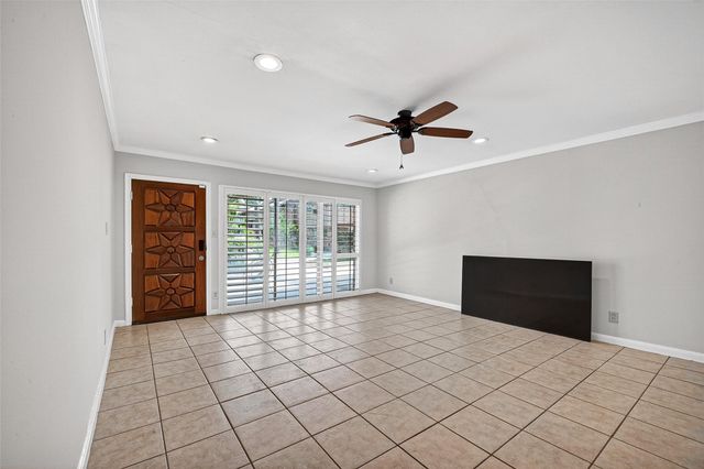 6315 Crab Orchard Rd 9, Houston, TX 77057