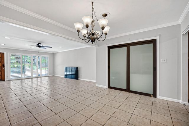 6315 Crab Orchard Rd 9, Houston, TX 77057
