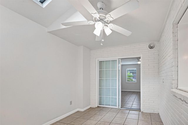 6315 Crab Orchard Rd 9, Houston, TX 77057