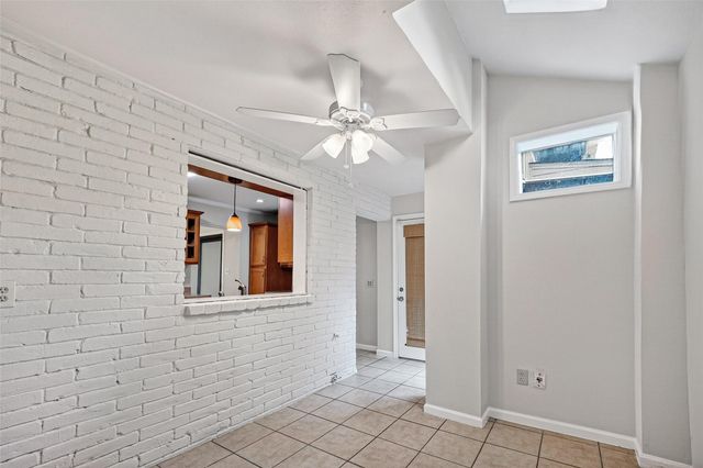 6315 Crab Orchard Rd 9, Houston, TX 77057