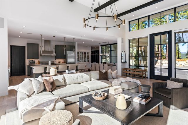 7750 Lahontan Drive, Truckee, CA 96161