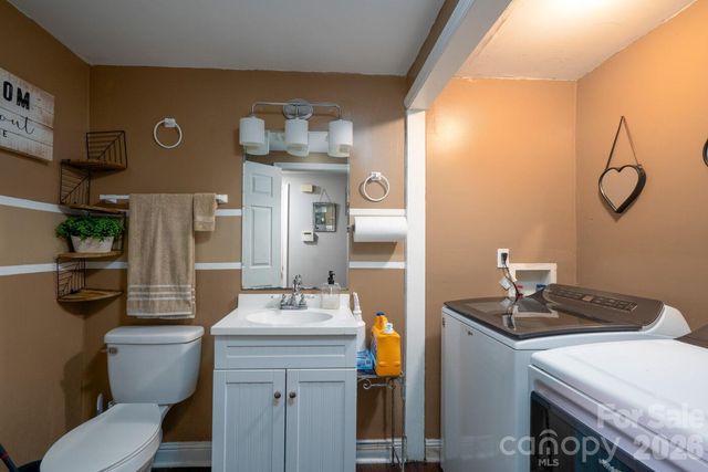 8042 Regent Park Lane, Charlotte, NC 28210