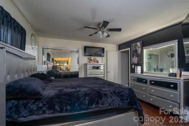 8042 Regent Park Lane, Charlotte, NC 28210