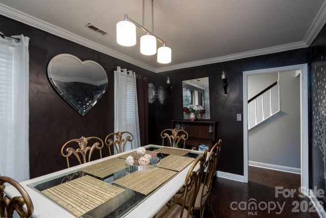 8042 Regent Park Lane, Charlotte, NC 28210