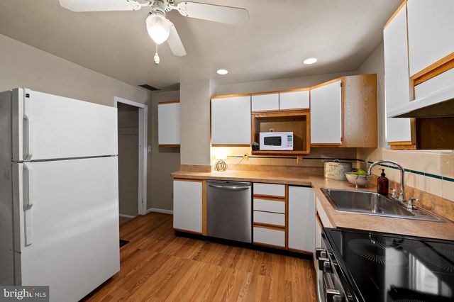 3432 ROLAND AVE, Baltimore, MD 21211