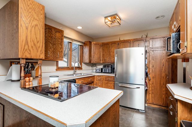 2601 Atlantic Drive S, Fargo, ND 58103