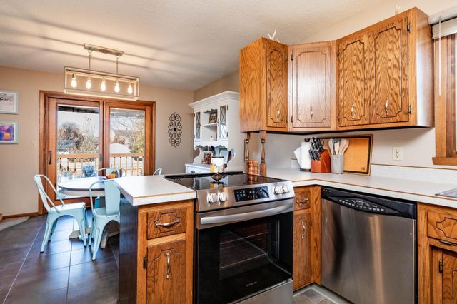 2601 Atlantic Drive S, Fargo, ND 58103