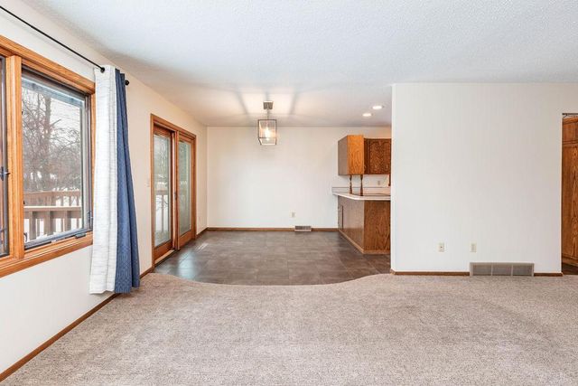 2601 Atlantic Drive S, Fargo, ND 58103