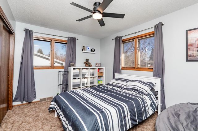 2601 Atlantic Drive S, Fargo, ND 58103