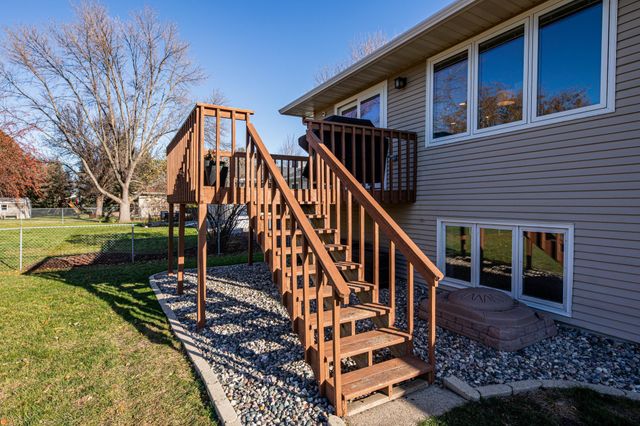 2601 Atlantic Drive S, Fargo, ND 58103