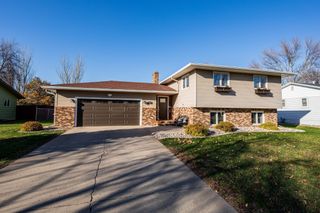 2601 Atlantic Drive S, Fargo, ND 58103