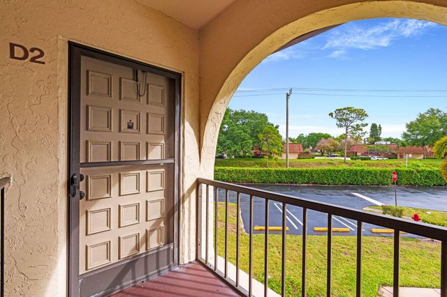 322 Knotty Pine Circle D2, Greenacres, FL 33463