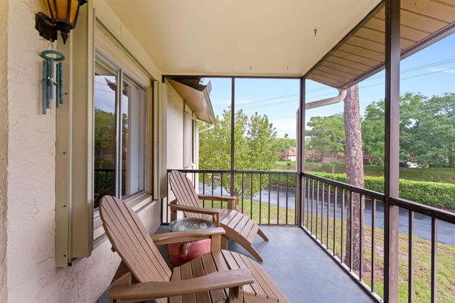 322 Knotty Pine Circle D2, Greenacres, FL 33463