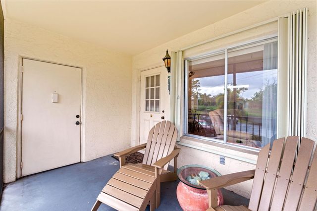 322 Knotty Pine Circle D2, Greenacres, FL 33463