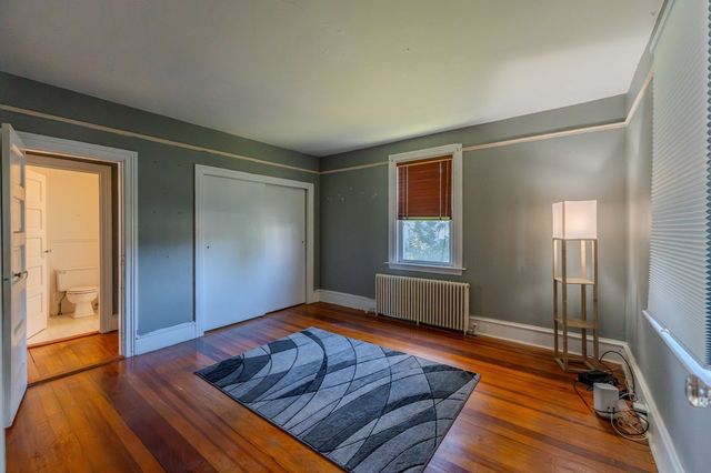 16 Chapel St, Wareham, MA 02571
