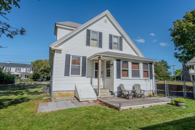 16 Chapel St, Wareham, MA 02571