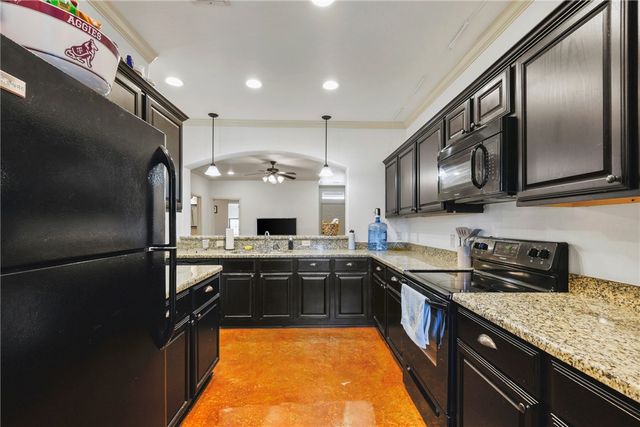 221 Capps Drive, College Station, TX 77845