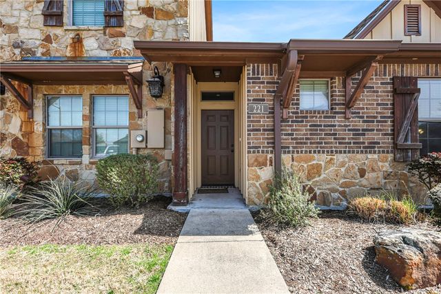 221 Capps Drive, College Station, TX 77845