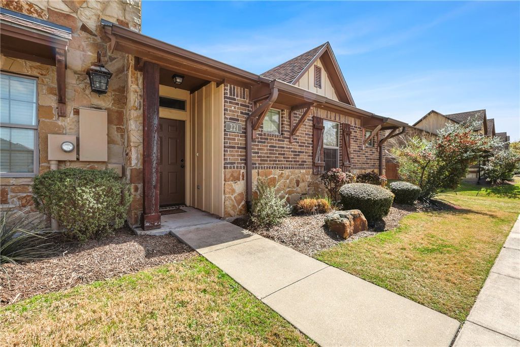 221 Capps Drive, College Station, TX 77845