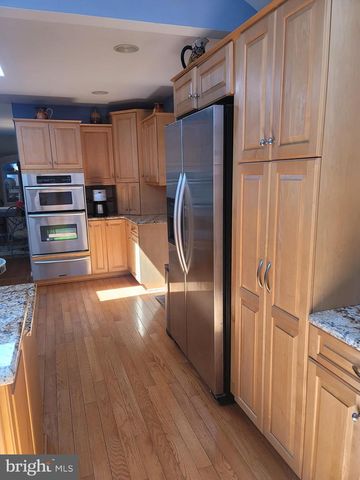 4802 RUSH DR, Pipersville, PA 18947