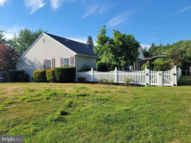 4802 RUSH DR, Pipersville, PA 18947