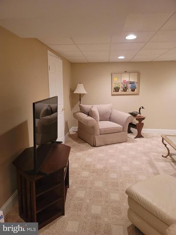 4802 RUSH DR, Pipersville, PA 18947