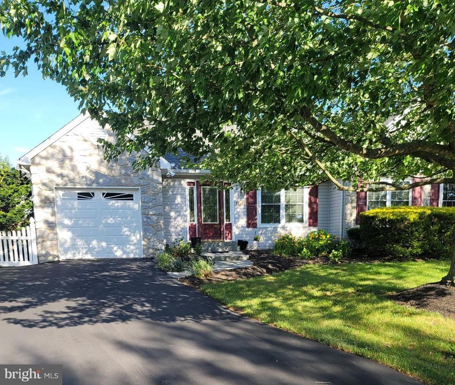 4802 RUSH DR, Pipersville, PA 18947