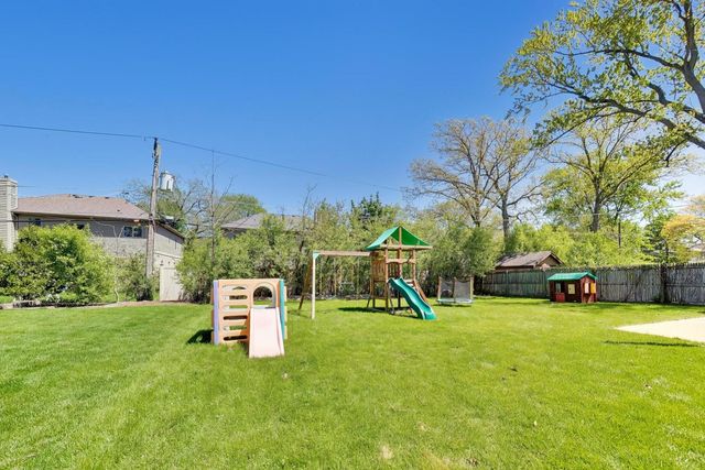 1153 Kenton Road, Deerfield, IL 60015