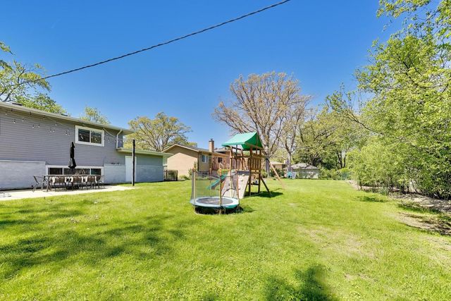 1153 Kenton Road, Deerfield, IL 60015