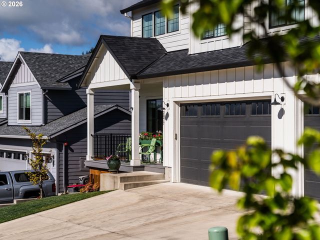 2877 Nw MT ASHLAND Ln, Mc Minnville, OR 97128