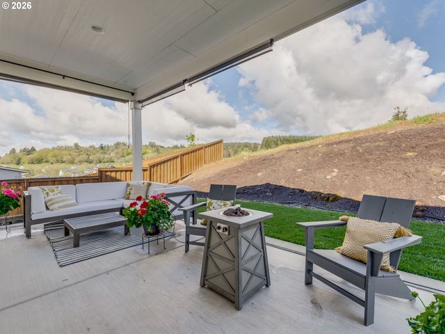 2877 Nw MT ASHLAND Ln, Mc Minnville, OR 97128